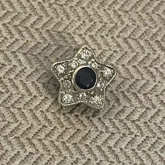 Sapphire star charm - Picture 2 of 5